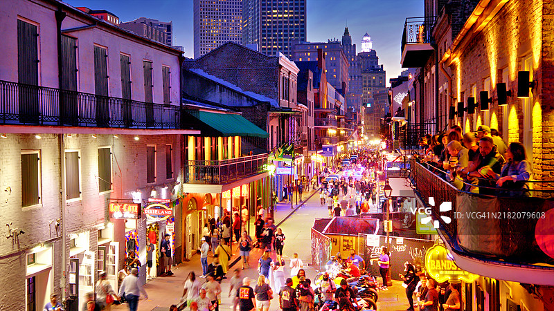 法国区。波旁街。美国，路易斯安那州，新奥尔良。图片素材