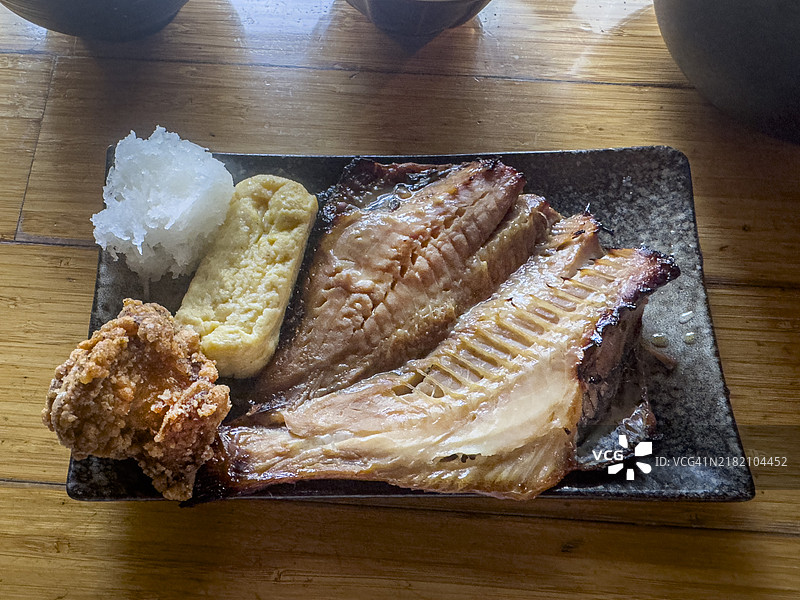 宇安烧烤赤鱼午餐套餐图片素材