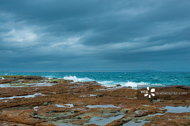 诺拉海头灯塔于1901年至1903年间专门建造，以保护在悉尼之间航行的船只。图片素材
