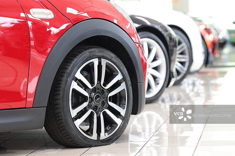 展厅中的新车图片素材