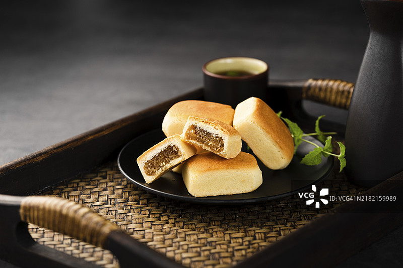 特写的各式填充糕点合集图片素材