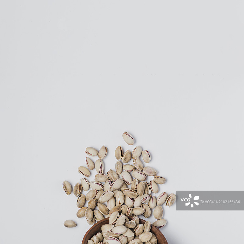 从洒落的开心果图片素材