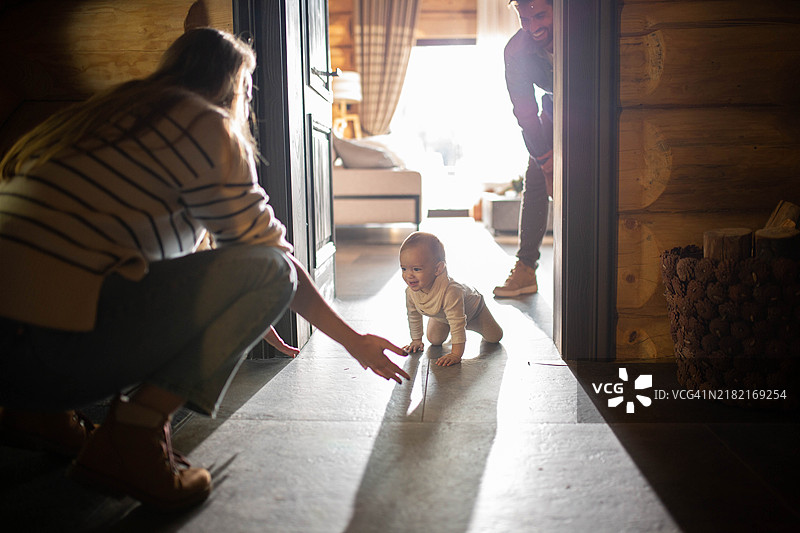 学习爬行图片素材