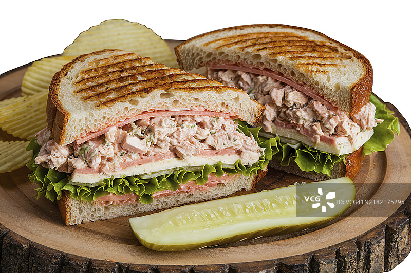 夹有奶油金枪鱼沙拉的三明治图片素材