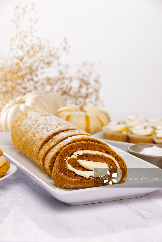 南瓜香料奶酪卷图片素材