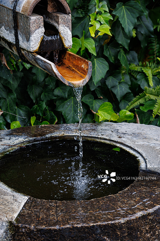 车站前的绿地，还有一个下田温泉的足浴。图片素材