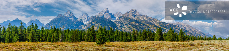 雄伟的大提顿山脉图片素材