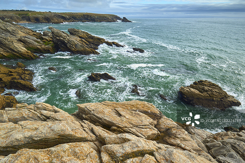 法国布列塔尼基贝龙的石崖海岸风光图片素材
