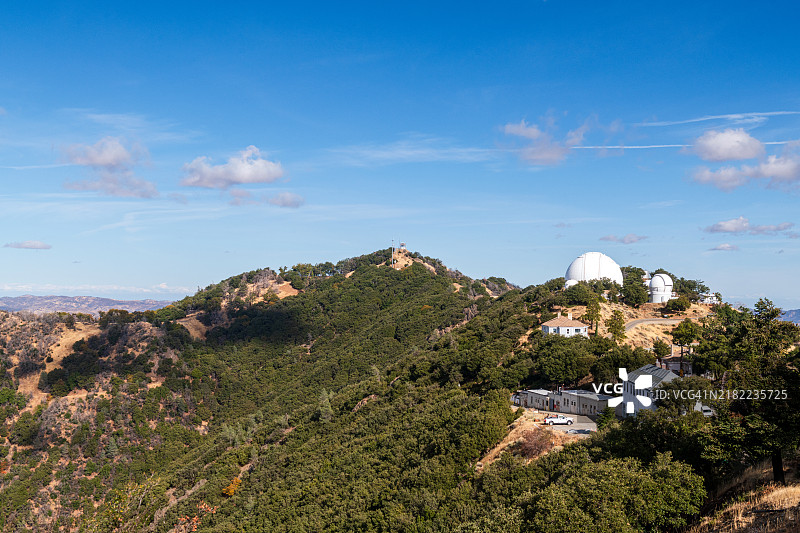 利克天文台和哥白尼峰的全景视图图片素材