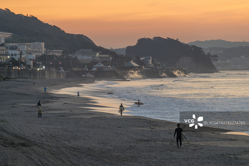 日本神奈川的晨间海滩图片素材