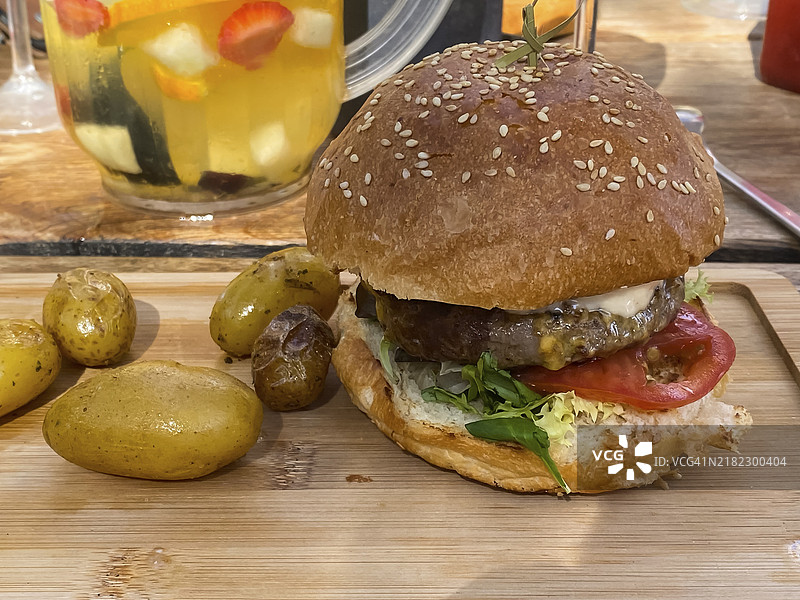 汉堡、奶酪、夹心土豆、马洛卡 西班牙图片素材