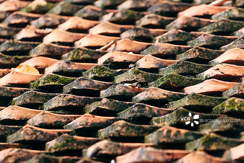 瓦屋顶上的波浪形无缝图案图片素材