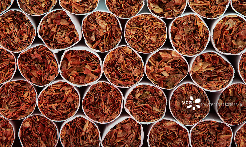 堆叠的香烟图片素材