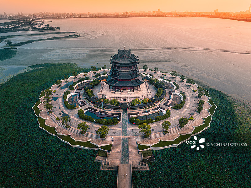 黄昏时分的崇元寺鸟瞰图图片素材