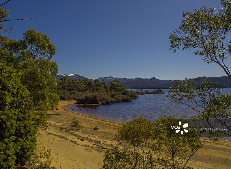 塔斯马尼亚中央高地的圣克莱尔湖泻湖图片素材