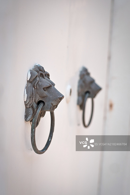 经典狮子头门把手图片素材