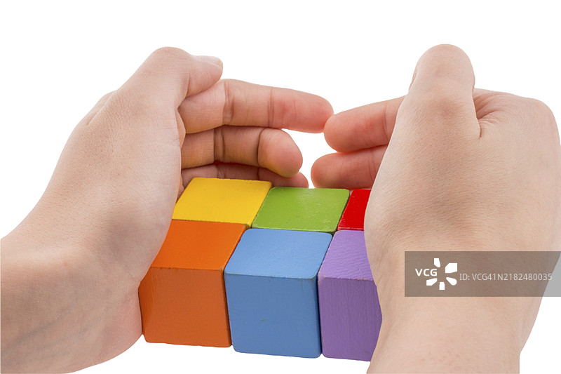 色彩缤纷的儿童立方体。教育类儿童玩具图片素材
