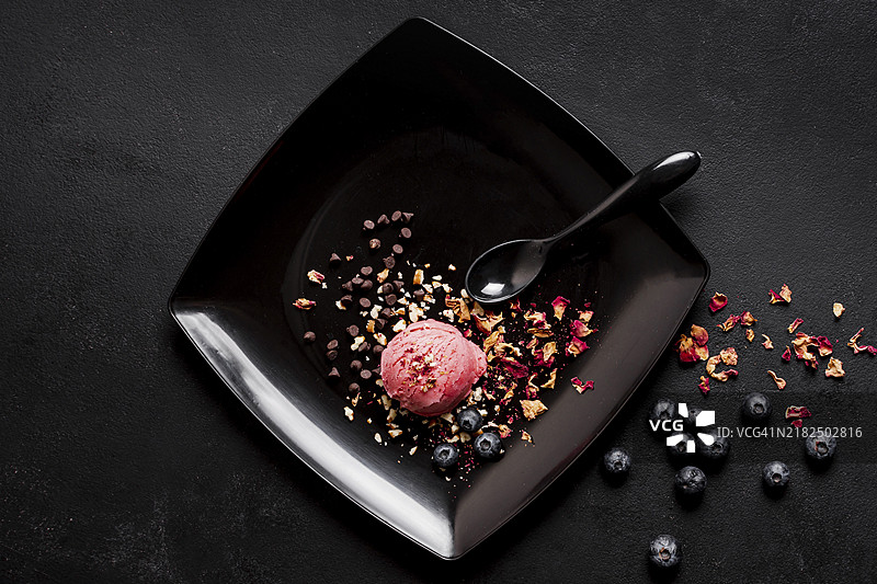 蓝莓冰淇淋的俯视图图片素材