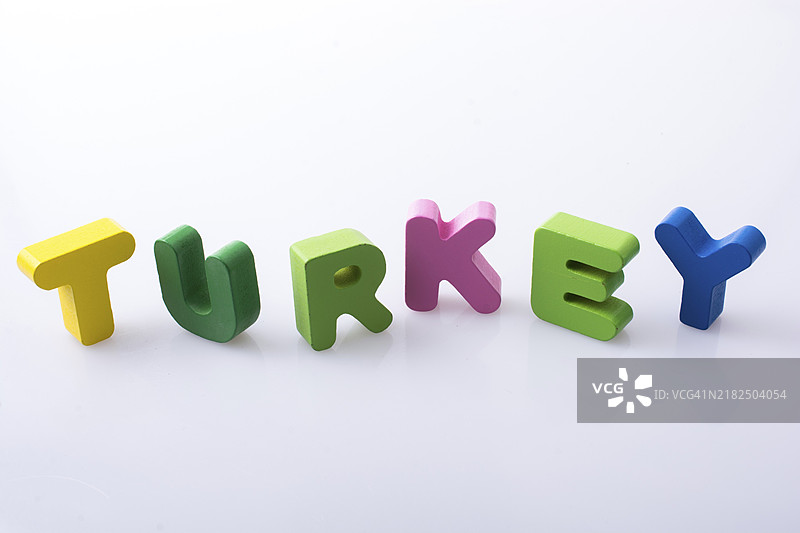 用彩色字母积木拼写的“土耳其”图片素材