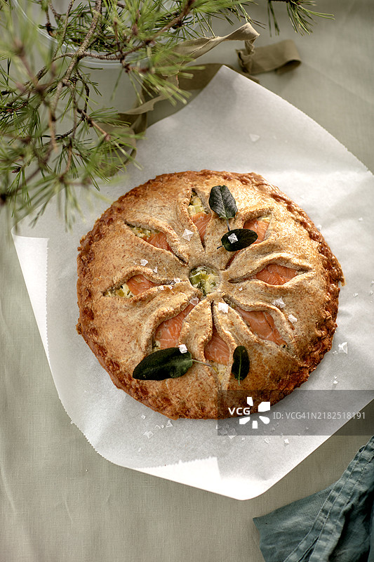 圣诞节的三文鱼派图片素材