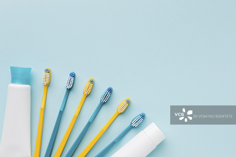 牙刷和牙膏图片素材