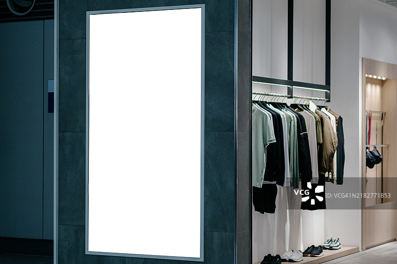 购物中心的服装店空白框架图片素材