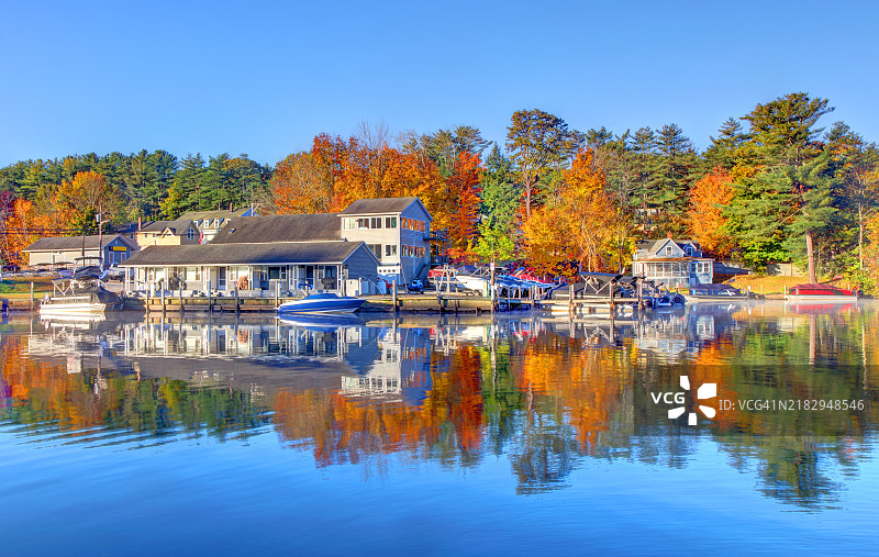 温皮索基湖上的阿尔顿湾图片素材