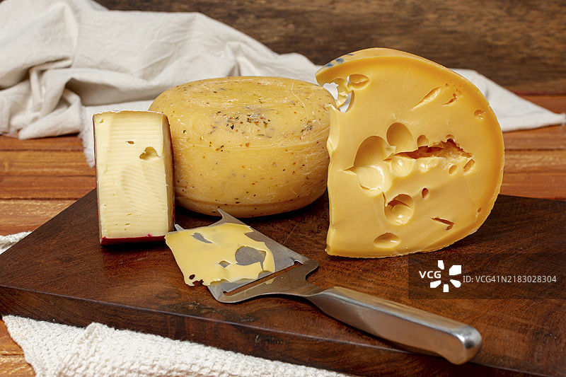 多样化的奶酪拼盘图片素材