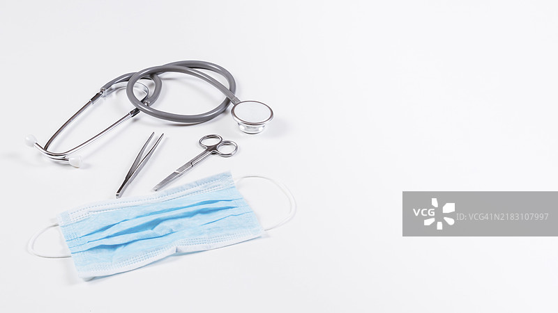 听诊器外科设备白色背景图片素材