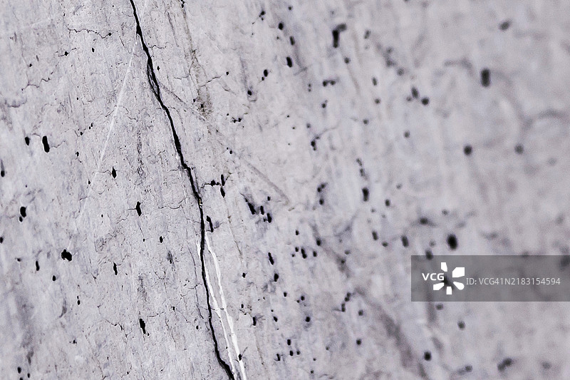 混凝土墙上的裂缝图片素材