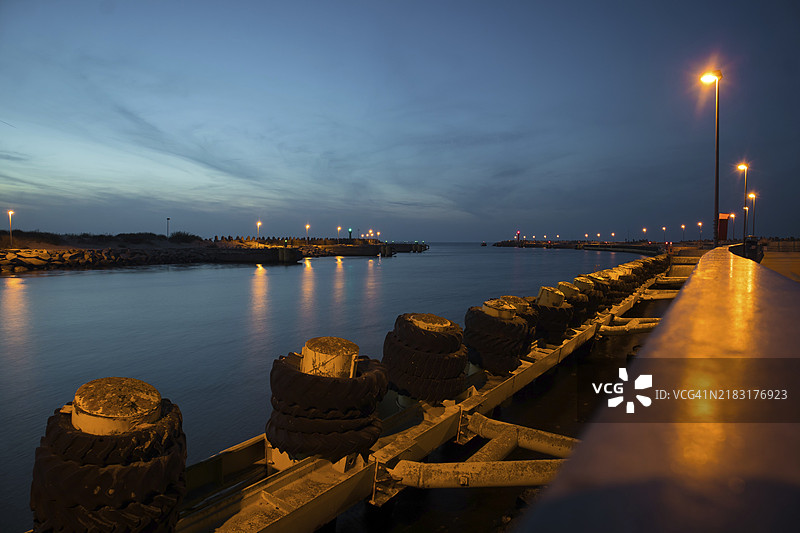 科沃布热格，港口日落图片素材