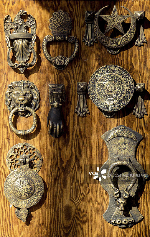 古老的手工制作金属门把手图片素材