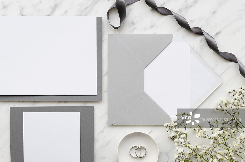 带丝带的婚礼请柬图片素材