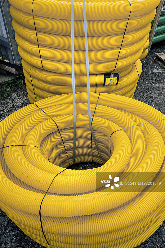 德国巴伐利亚阿尔高的黄色塑料软管图片素材