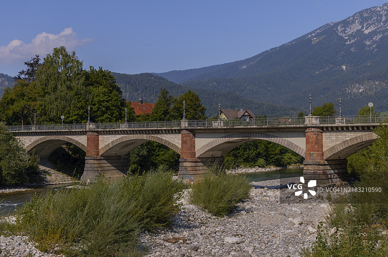 桥梁、河流、小溪、道路、建筑、石头、砖砌、巴伐利亚、萨拉赫图片素材