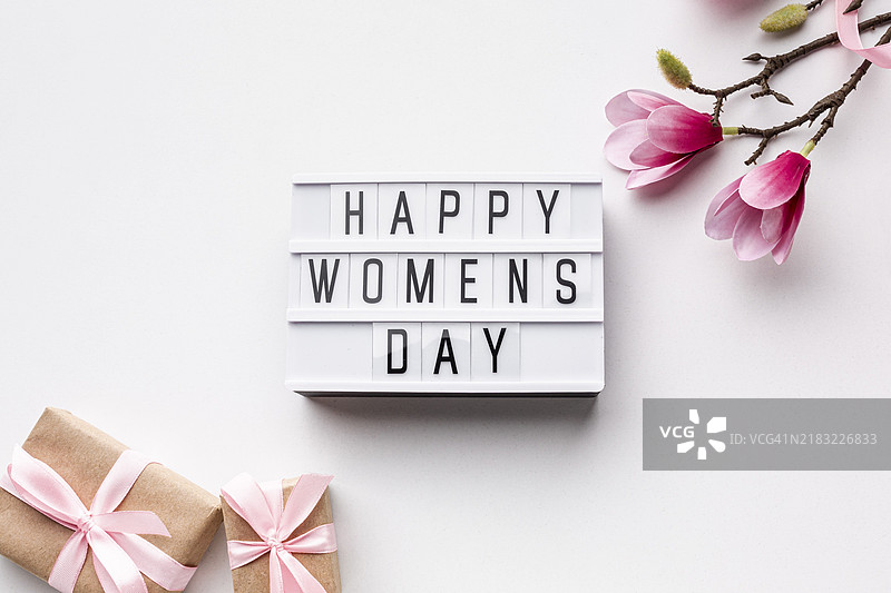 国际妇女节快乐字母设计，白色背景图片素材