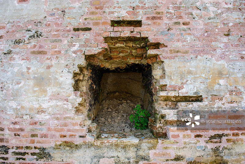 破碎的砖墙图片素材