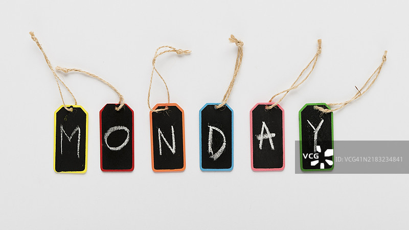 星期一标签信息桌图片素材