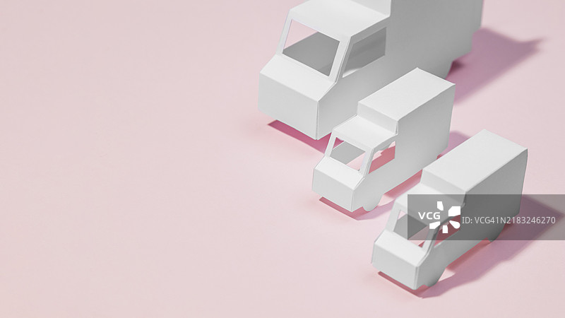 高角度拍摄的送货卡车，留有空白空间图片素材