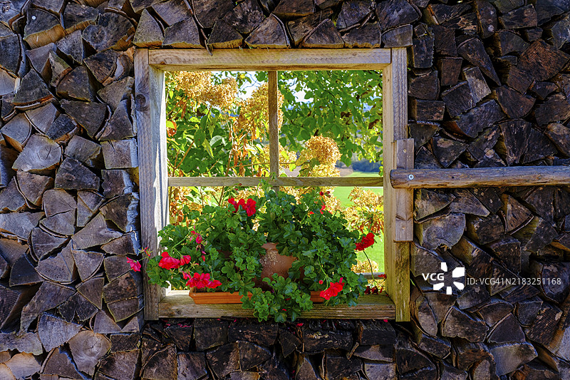 窗户,Märznhof旅馆,南特斯布赫,彭茨贝格,上巴伐利亚,巴伐利亚,德国,欧洲图片素材