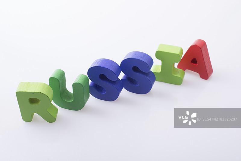 用彩色字母积木拼写的“俄罗斯”图片素材
