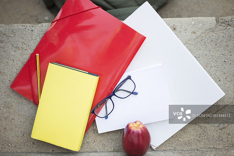 学生用品阶梯式台阶图片素材