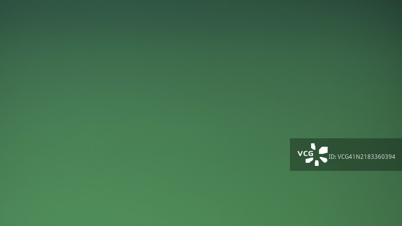 适合用于网页或视频编辑的纯绿色背景图片素材