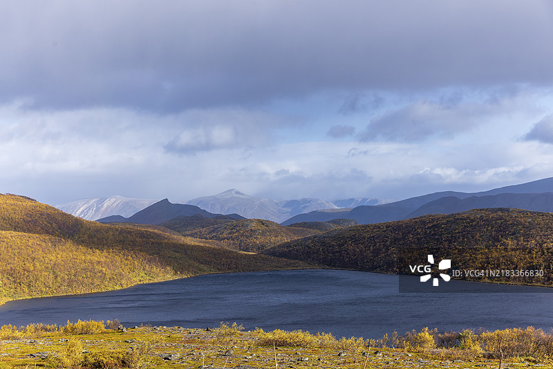 挪威芬马克地区霍宁斯瓦格附近的风景，2024年9月，欧洲图片素材
