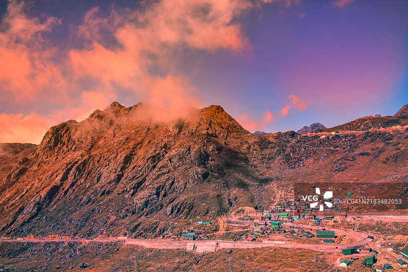 纳图拉边境的日落，印中边界图片素材