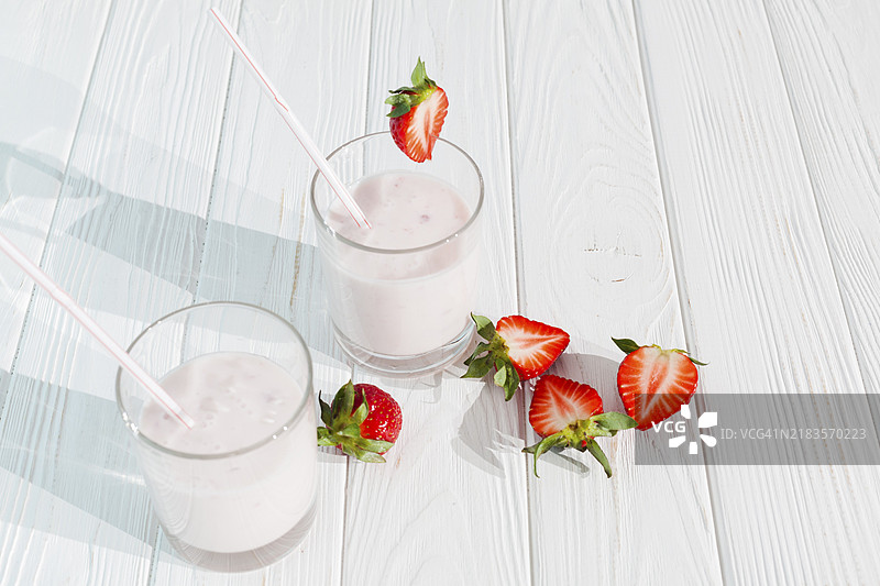 草莓奶昔杯图片素材