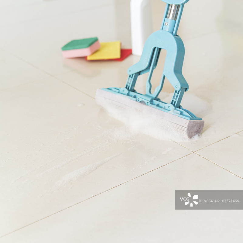 清洁概念与拖把图片素材
