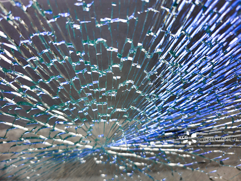 破碎的玻璃图片素材