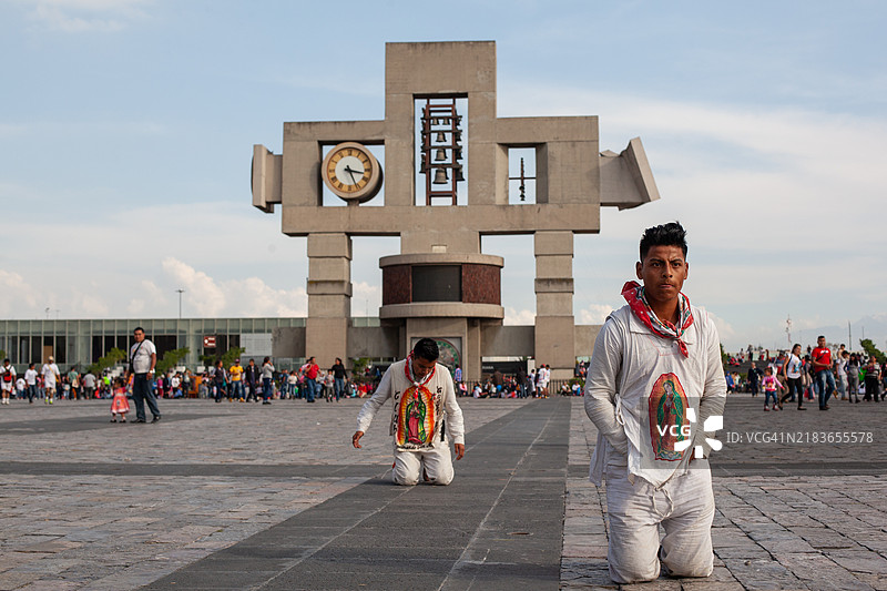 墨西哥城文化图像，瓜达卢佩圣母节庆典图片素材