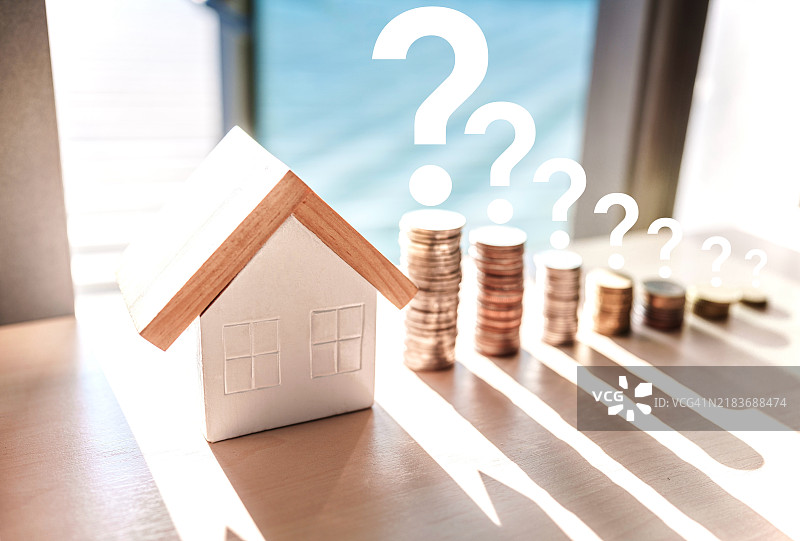 带有问号的房屋模型，家庭问题，房屋建筑问题图片素材